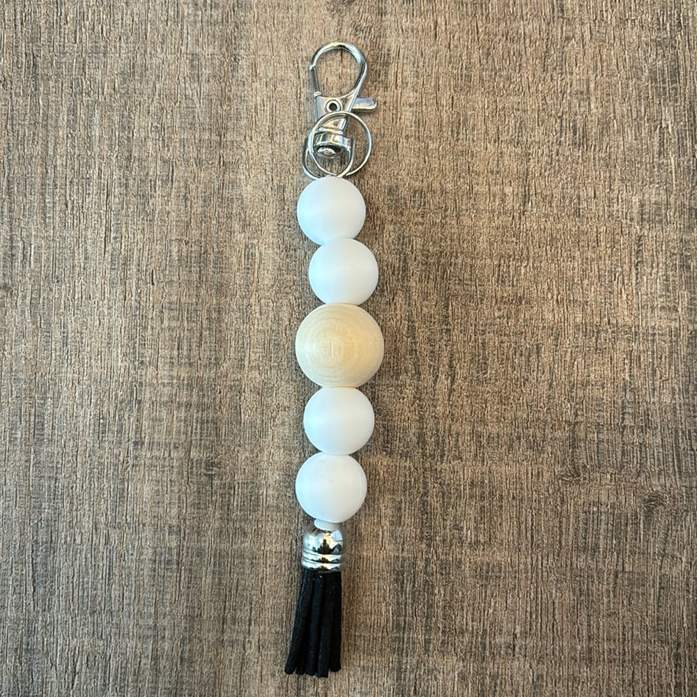 Handmade Silicone Beaded Keychain with Tassel and Lobster Claw Luggage Tag white